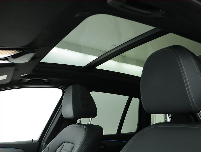 BMW iX3 (2022) 80 kWh, SoH 97% - fotka 18 z 22