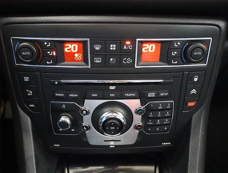 Citroën C5 (2012) 2.2 HDI, Automat, Navi, Xenony - fotka 17 z 26
