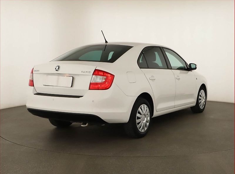 Škoda Rapid (2013) 1.2 TSI, Park. senzory - fotka 5 z 12