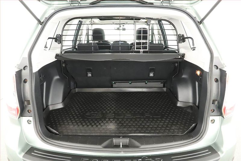 Subaru Forester (2014) 2.0 d, 4X4, Xenony, Tempomat - fotka 13 z 14