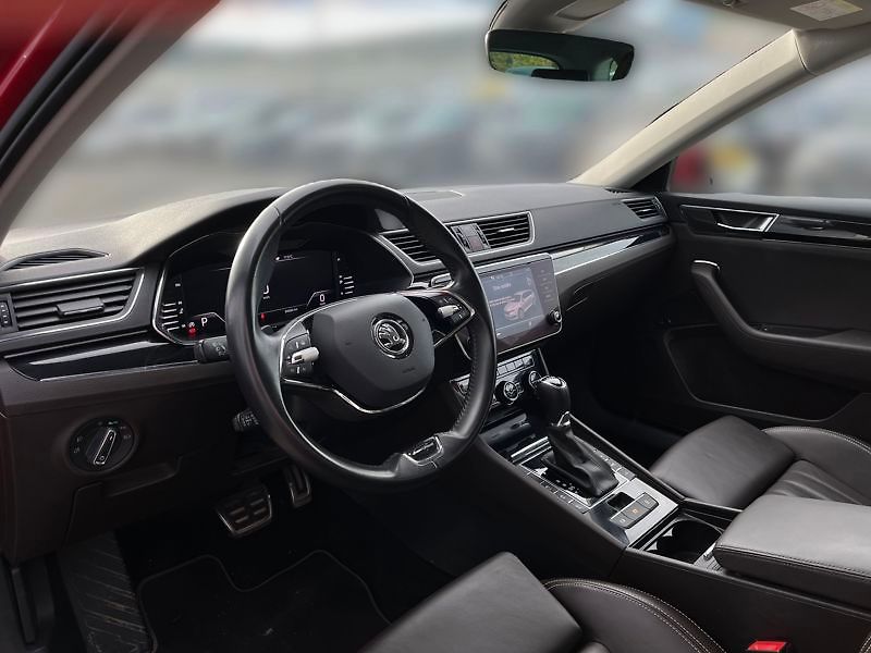 Škoda Superb 2.0 TSI 140kW L&K Combi DSG - fotka 10 z 18