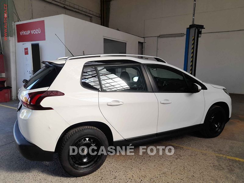 Peugeot 2008 (2018) 1.2, 1.maj,ČR, servis.kniha - fotka 2 z 3