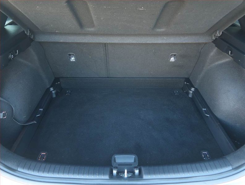 Kia Ceed (2024) Gold 1.5 T-GDI, Tempomat - fotka 14 z 19
