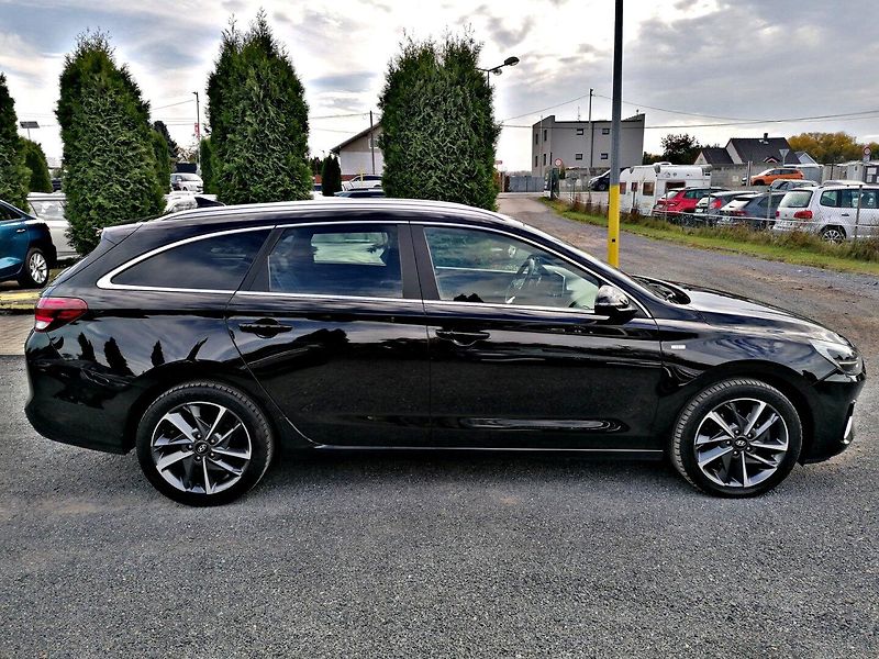 Hyundai i30 (2022) 1.6 CRDi MHEV 100kW Kůže - fotka 6 z 39