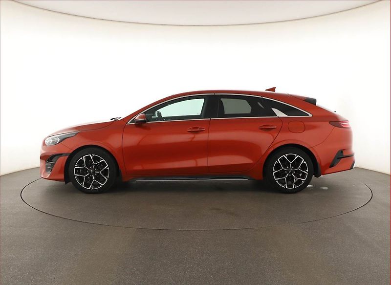 Kia Pro_Ceed (2023) GT Line Plus 1.5 T-GDI MHEV - fotka 3 z 19