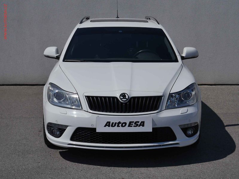 Škoda Octavia (2010) 2.0 TSi, RS, DSG - fotka 2 z 14