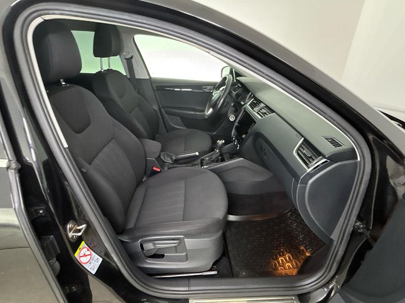 Škoda Octavia Style 4x4 DSG - fotka 9 z 29