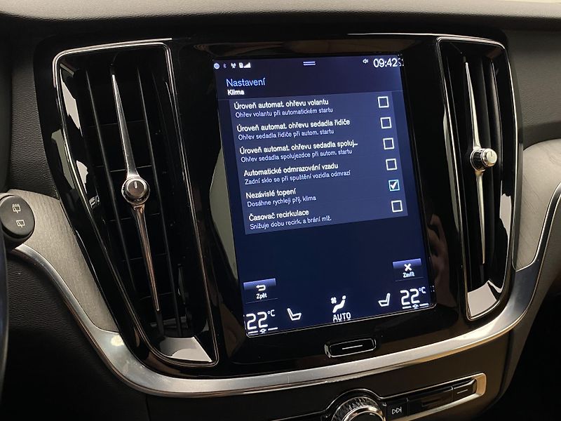Volvo V60 D4 AWD INSCRIPTION REZERVACE - fotka 44 z 46