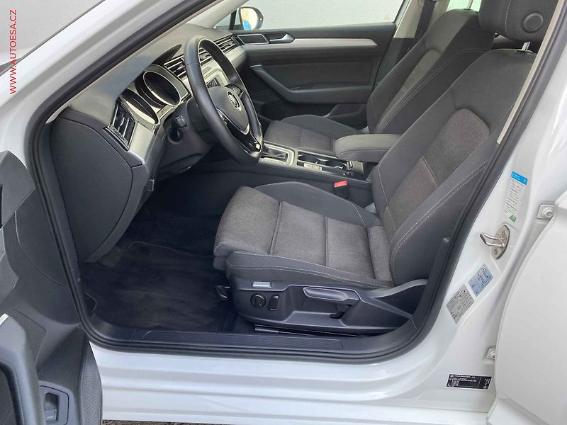 Volkswagen Passat (2016) 2.0TDi, Comfortline, DSG, LED - fotka 9 z 19