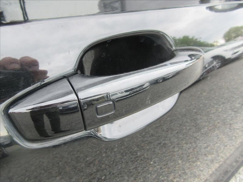 Audi A6 Avant 3,0 TDI Sline - fotka 16 z 19