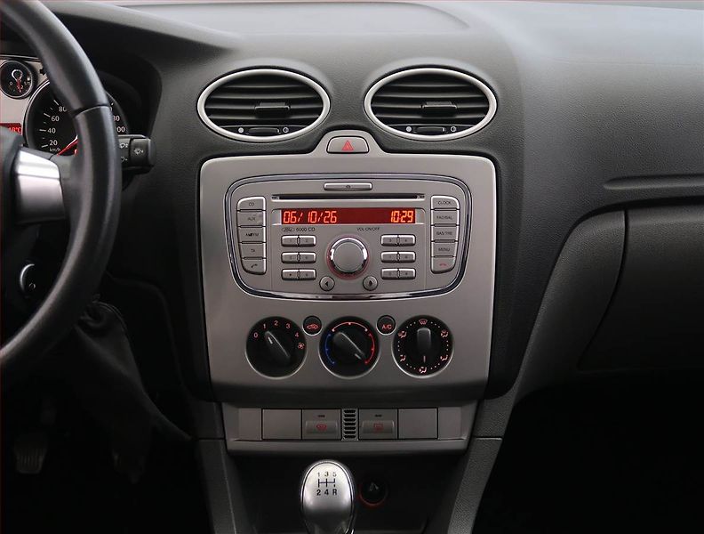 Ford Focus (2009) 1.6 16V, Serv.kniha, nová STK - fotka 12 z 16