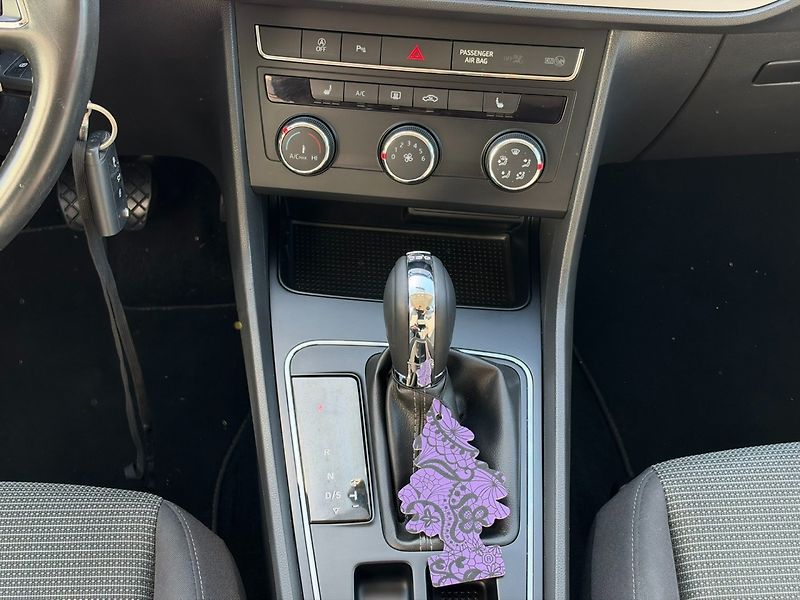 Seat Leon (2019) 1,6 TDI 85 KW - fotka 19 z 35