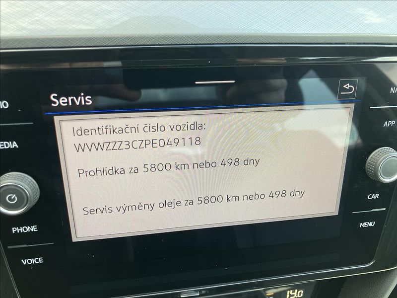 Volkswagen Passat 2,0 PANORAMA,KEYLESS,EL.KUFR - fotka 29 z 29