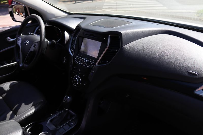 Hyundai Santa Fe Santa Fe 2.2 CRDi 4x4 ČR 1.MAJ - fotka 52 z 59