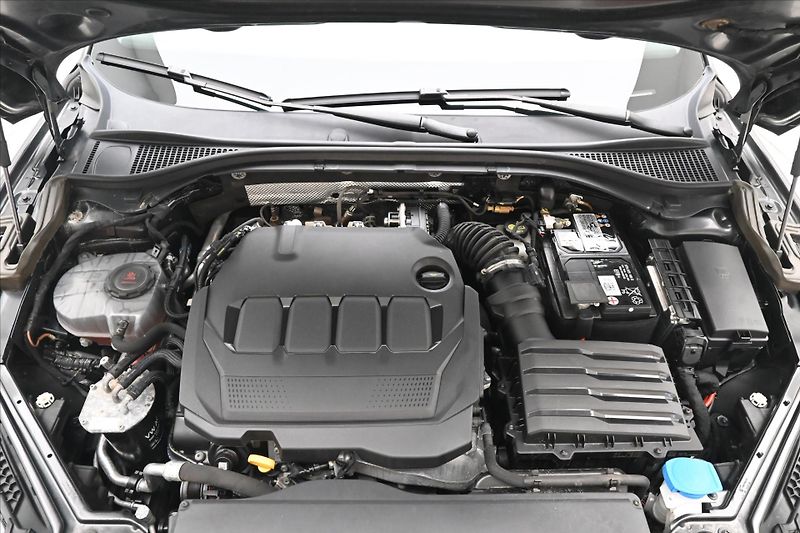 Škoda Superb 2,0 TDI 110 kW DSG Style Záruk - fotka 9 z 32