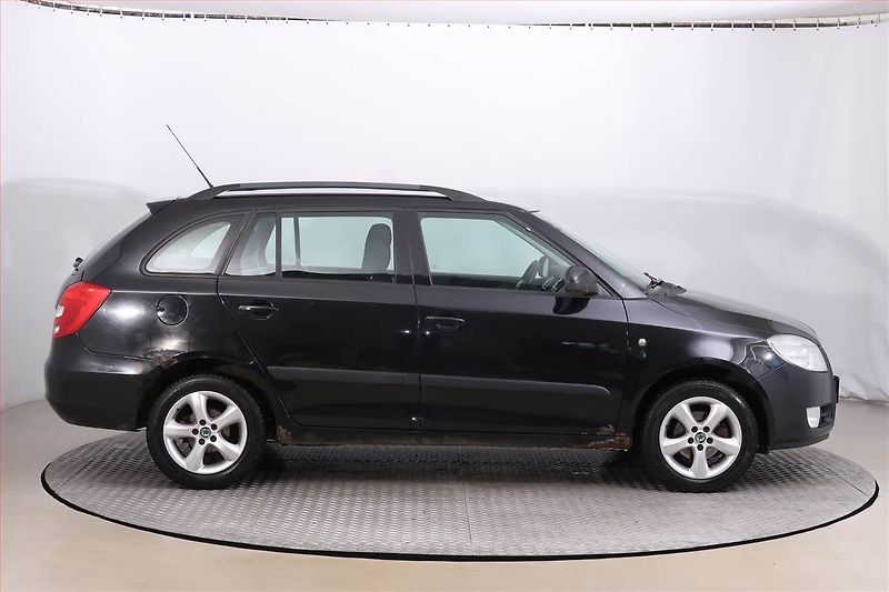 Škoda Fabia (2009) Elegance 1.6 16V, po STK - fotka 6 z 14