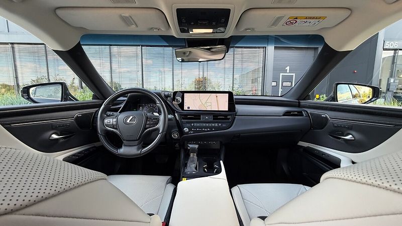 Lexus ES 300h 300H 2,5 HEV LUXURY - fotka 31 z 40