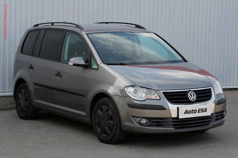 Volkswagen Touran (2008) 1.6i, AC, temp - fotografie inzerátu