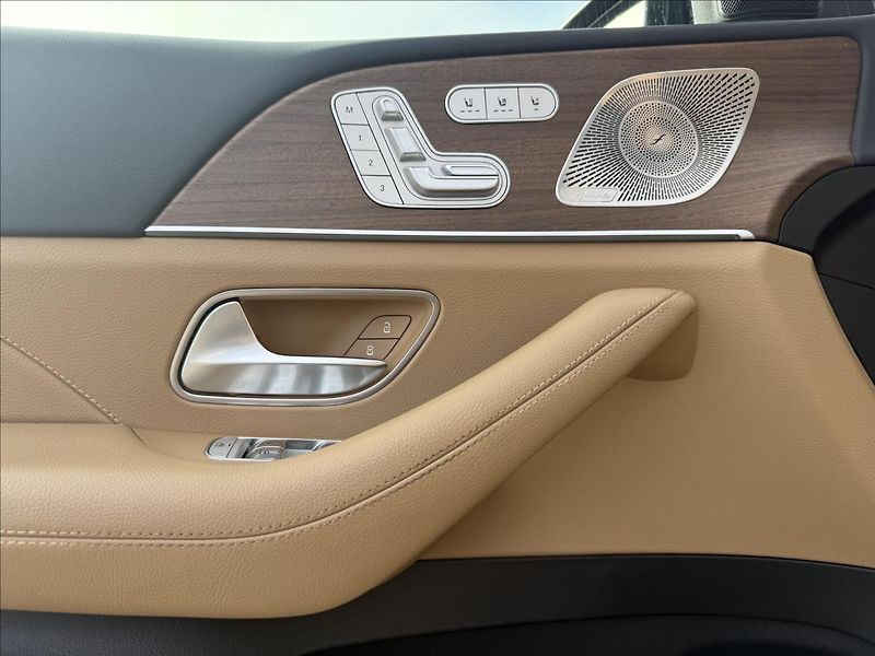 Mercedes-Benz GLS 450 4MATIC AMG linie - fotka 13 z 13