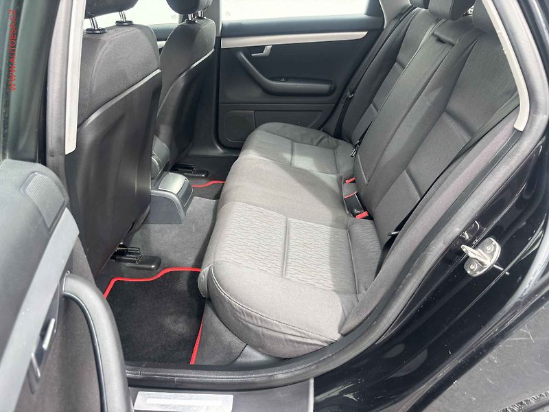 Audi A4 (2005) 2.0TDi, 2.maj, AC, tažné - fotka 10 z 14