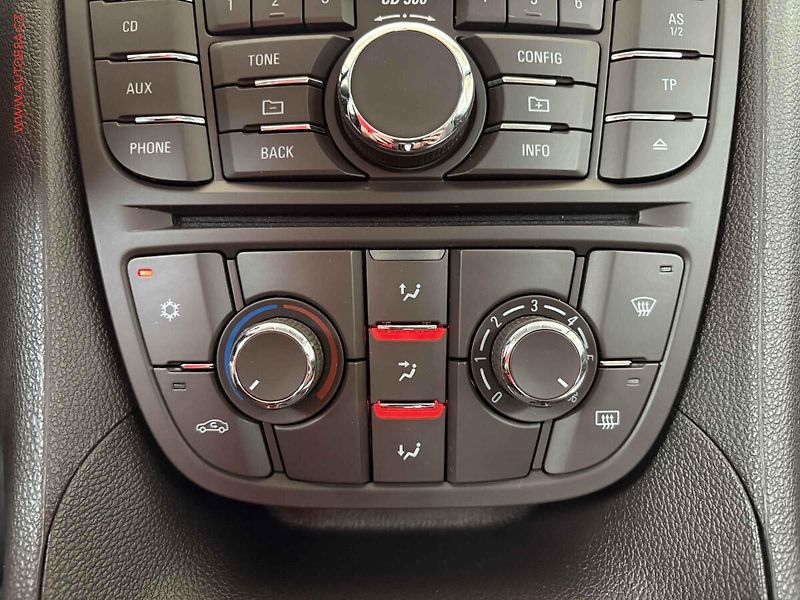 Opel Meriva (2011) 1.7 CDTi, AT - fotka 14 z 15