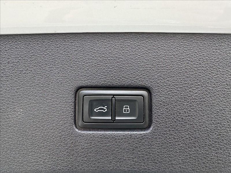 Audi SQ8 4,0 TDi QUATTRO KAMERA 1MAJ ČR - fotka 41 z 48