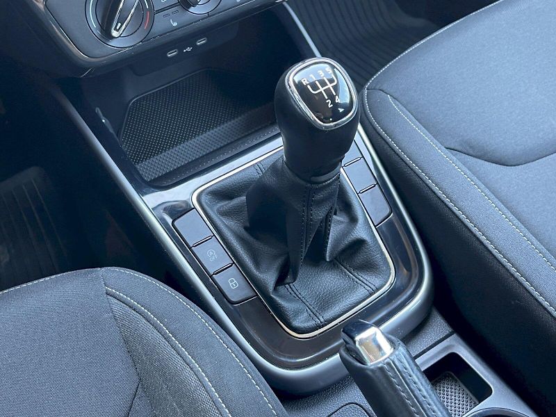 Škoda Fabia (2022) 1.0 TSI 70kW Style Plus - fotka 12 z 34