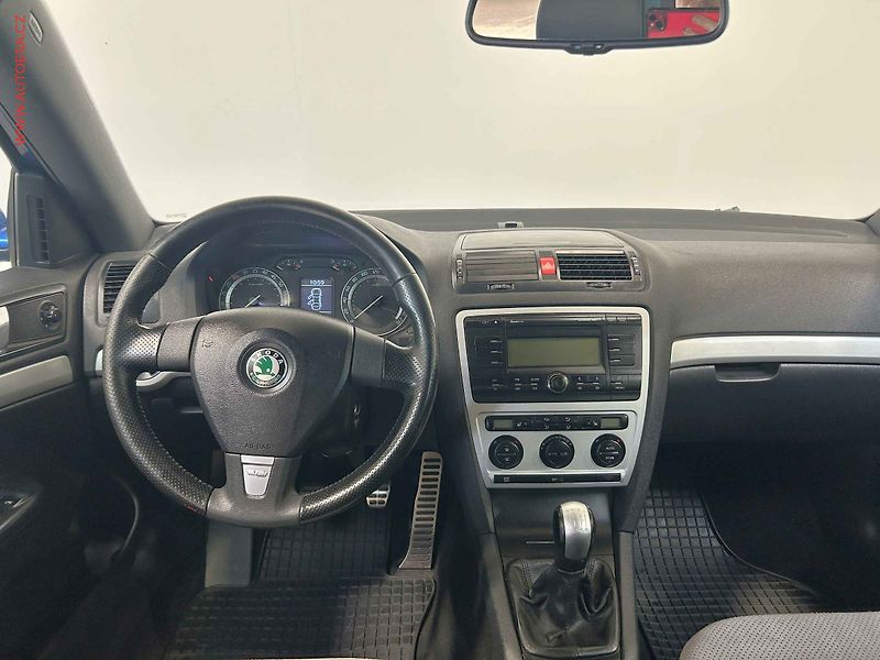 Škoda Octavia (2006) 2.0TFSI - fotka 8 z 14
