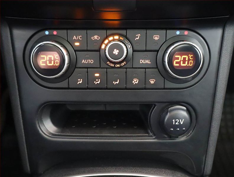 Nissan Qashqai (2012) 1.6 dCi, 4X4, Navi, Tempomat - fotka 18 z 23