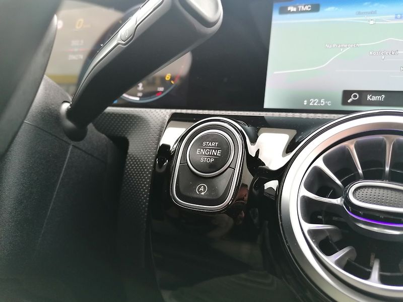 Mercedes-Benz CLA (2022) 2.0 180d Shooting Brake 8G - fotka 37 z 47