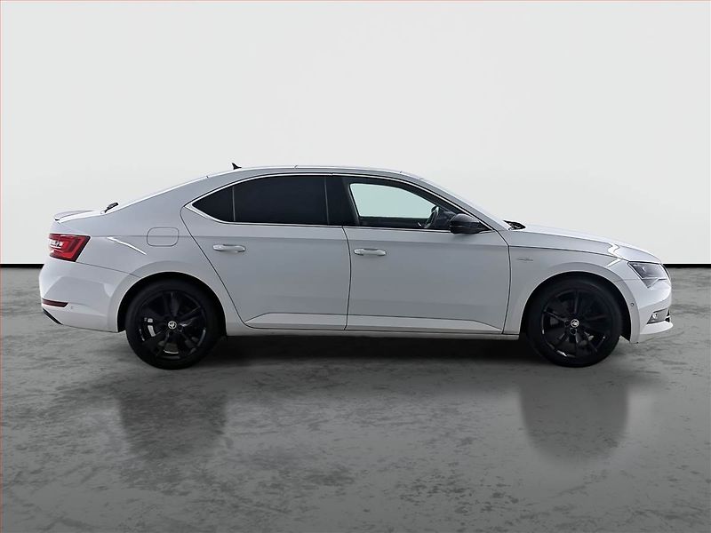 Škoda Superb (2018) Laurin&Klement 2.0 TDI - fotka 6 z 27