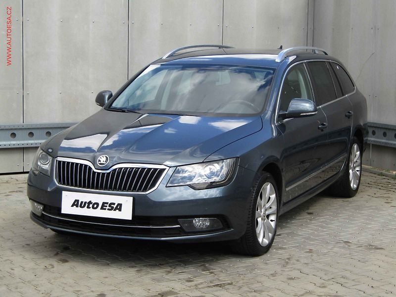 Škoda Superb (2014) 2.0 TDi, ČR, Elegance, DSG - fotka 3 z 21
