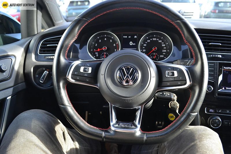 Volkswagen Golf VII    2.0TSI -162KW   GTI - fotka 29 z 39