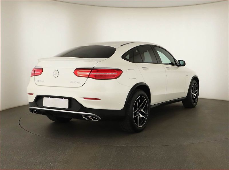 Mercedes-Benz GLC (2018) 43 AMG - fotka 5 z 21