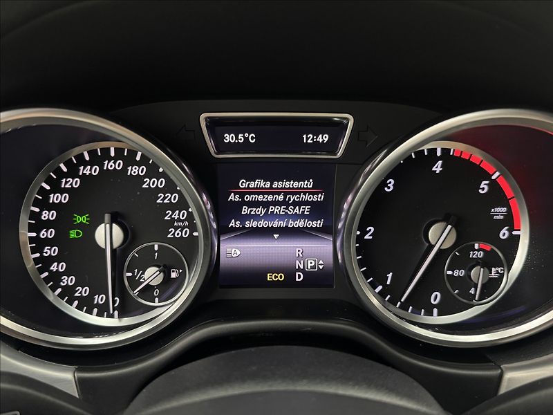 Mercedes-Benz GL 3,0 DPH AMG 4X4 NZTOP 360° TZ - fotka 15 z 48