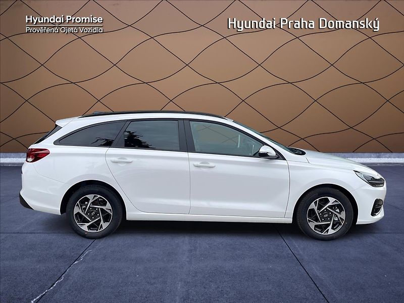Hyundai i30 1,0   DCT,FAMILY - fotka 8 z 10