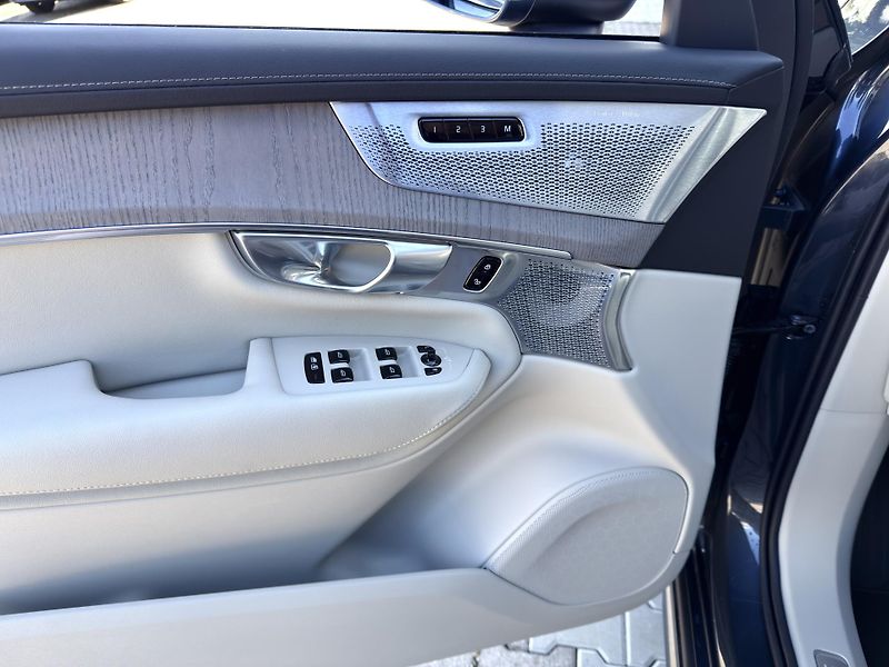 Volvo XC90 B5 AWD ULTRA BRIGHT // +kola  - fotka 12 z 61