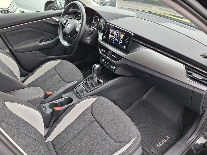 Škoda Scala (2023) Style DSG 1,5TSi 110kW - fotka 13 z 33