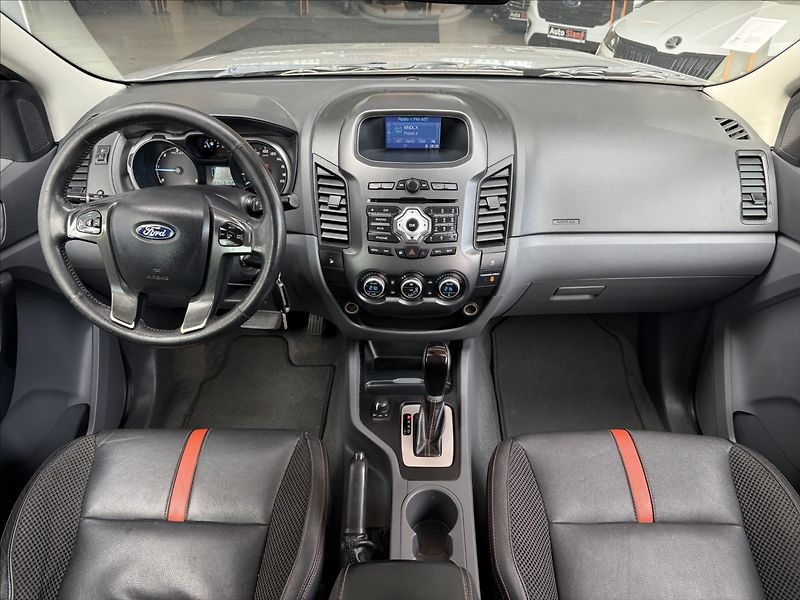 Ford Ranger 3,2 Wildtrak,AT,Hardtop,po ser - fotka 14 z 36