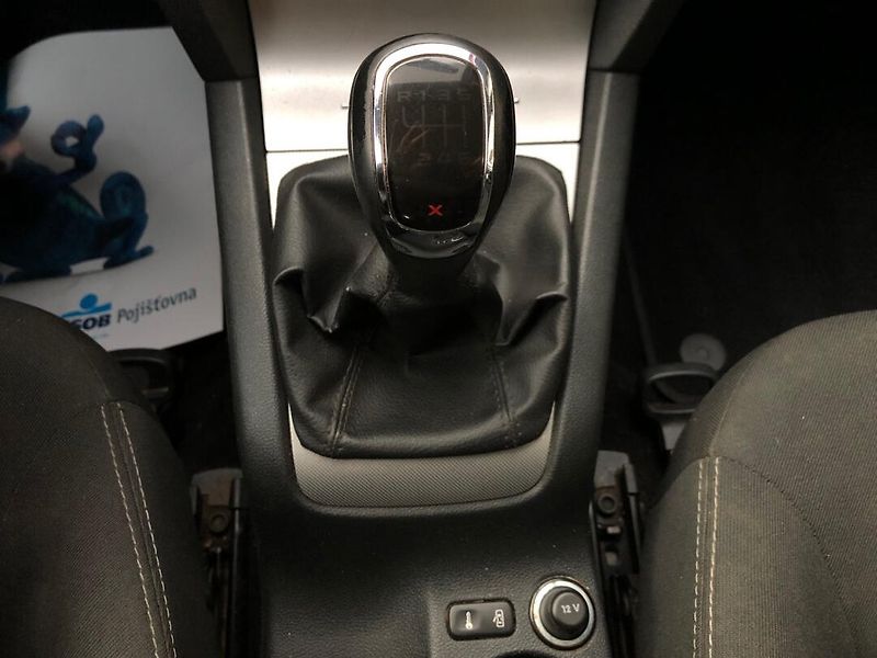 Škoda Octavia (2012) 1.6 TDi, 4x4, navigace - fotka 22 z 31