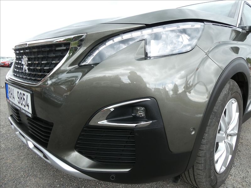 Peugeot 5008 2,0 HDi 110kW Allure serviska - fotka 4 z 41