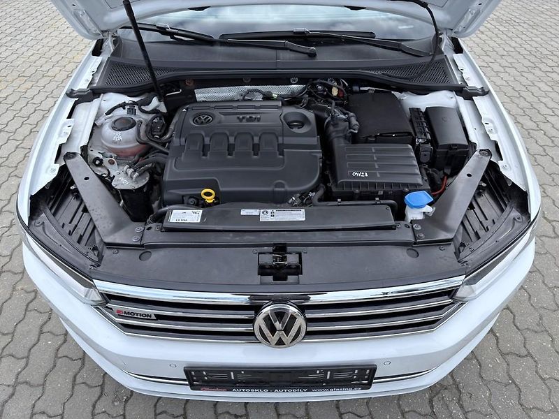 Volkswagen Passat 2.0 TDI 110 kW 4x4 navigace - fotka 12 z 24