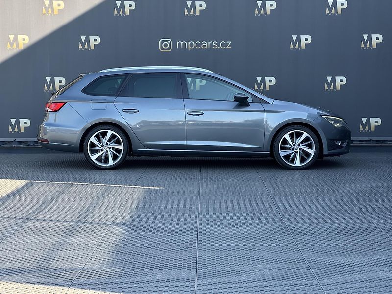 Seat Leon (2016) 1.4 TSi DSG FR, PANO, ACC      - fotka 4 z 47