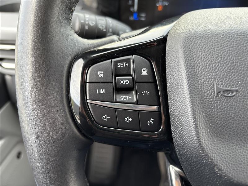 Ford Tourneo Custom 2,0 EcoBlue 125kW Titanium L1 - fotka 31 z 54