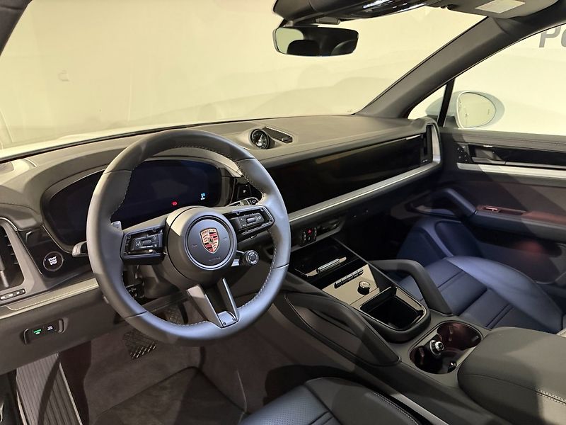 Porsche Cayenne E-Hybrid Pano HD-Matrix PASM - fotka 7 z 11