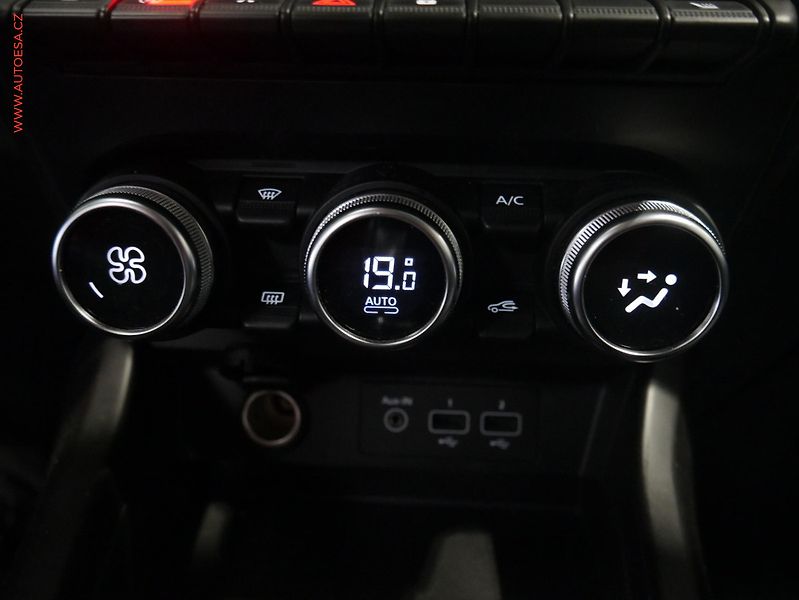 Renault Arkana (2022) 1.3 TCe, ČR, AT, navi, LED - fotka 18 z 21