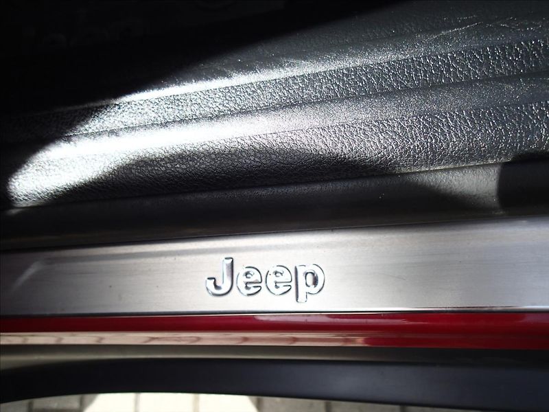 Jeep Compass 2,0 103 KW,Longitude 4WD,2.Maj - fotka 50 z 51