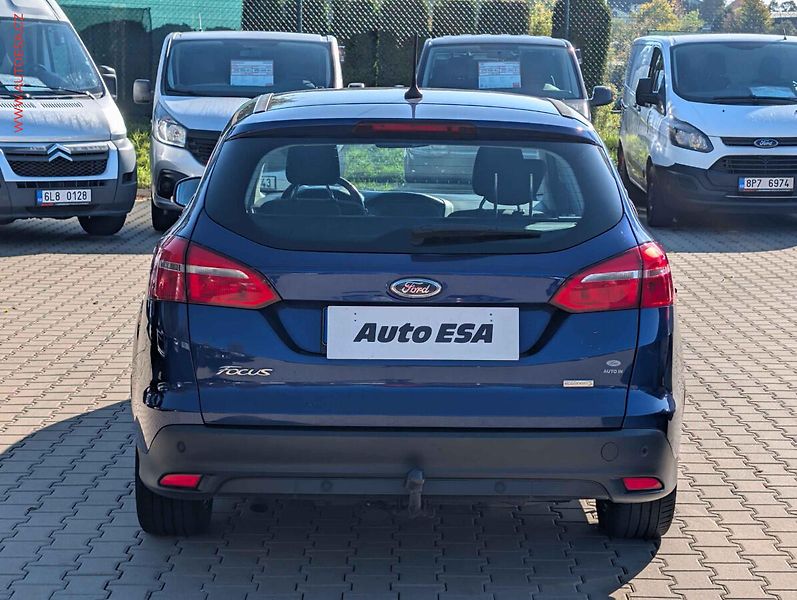 Ford Focus (2017) 1.0 EB, ČR, AC, výhřev sed. - fotka 5 z 18