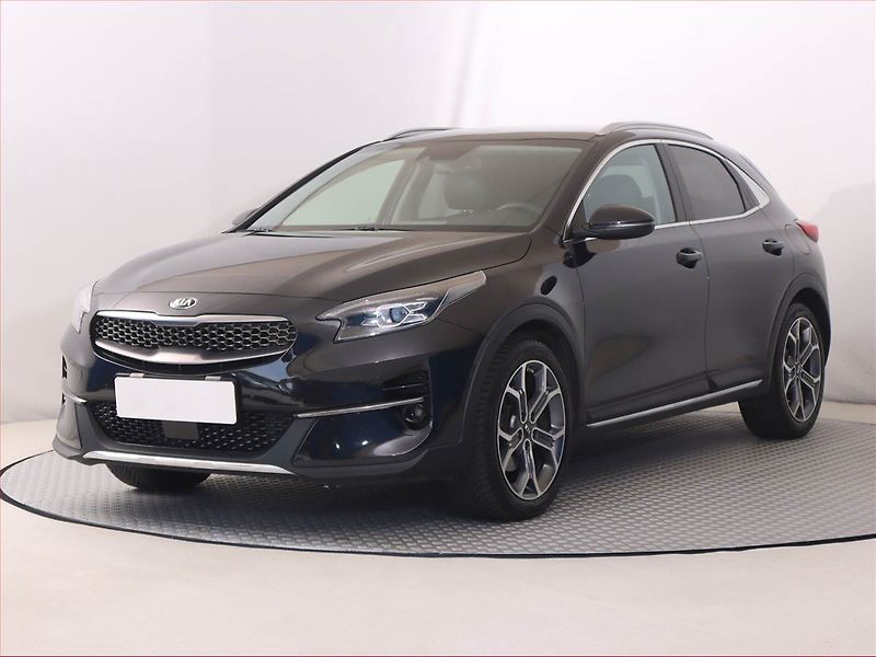 Kia XCeed (2020) Smart 1.6 CRDi, Automat - fotka 2 z 26