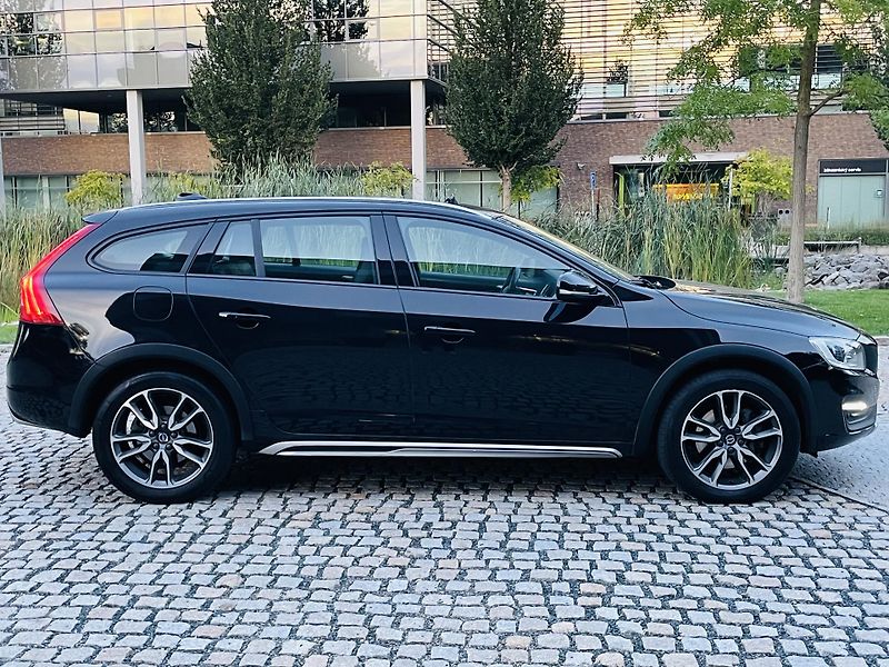 Volvo V60 2.4D4 5V AUTOMAT KAMERA TAŽNÉ - fotka 11 z 46